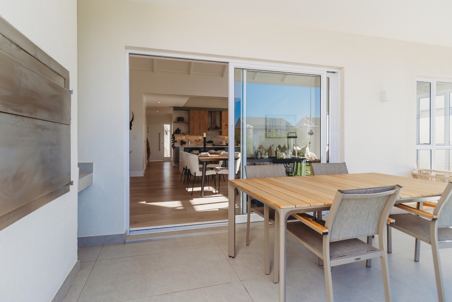 3 Bedroom Property for Sale in Kraaibosch Western Cape